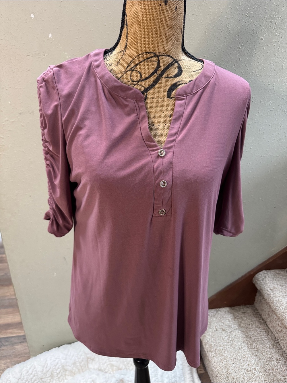 PerSeption Concept Ruched-Sleeve Henley Top in Mauve
